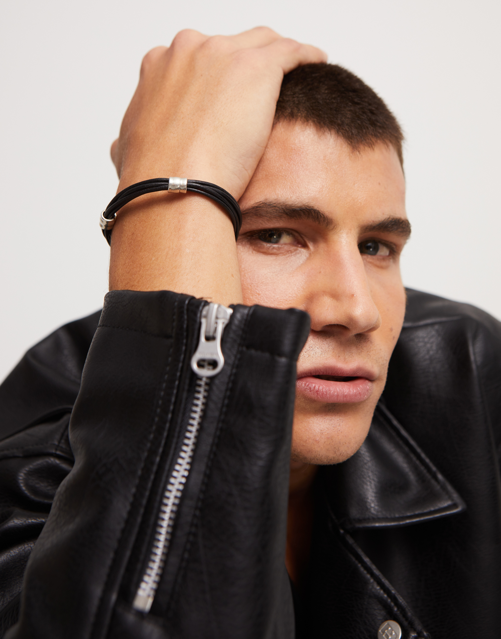 Leather bracelet with 2 circles, Silver, large thumbnail